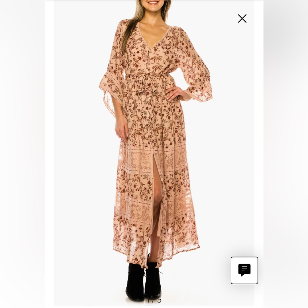 New Floral Print Bell Sleeve Maxi Dress
A COLLECTIVE STORY